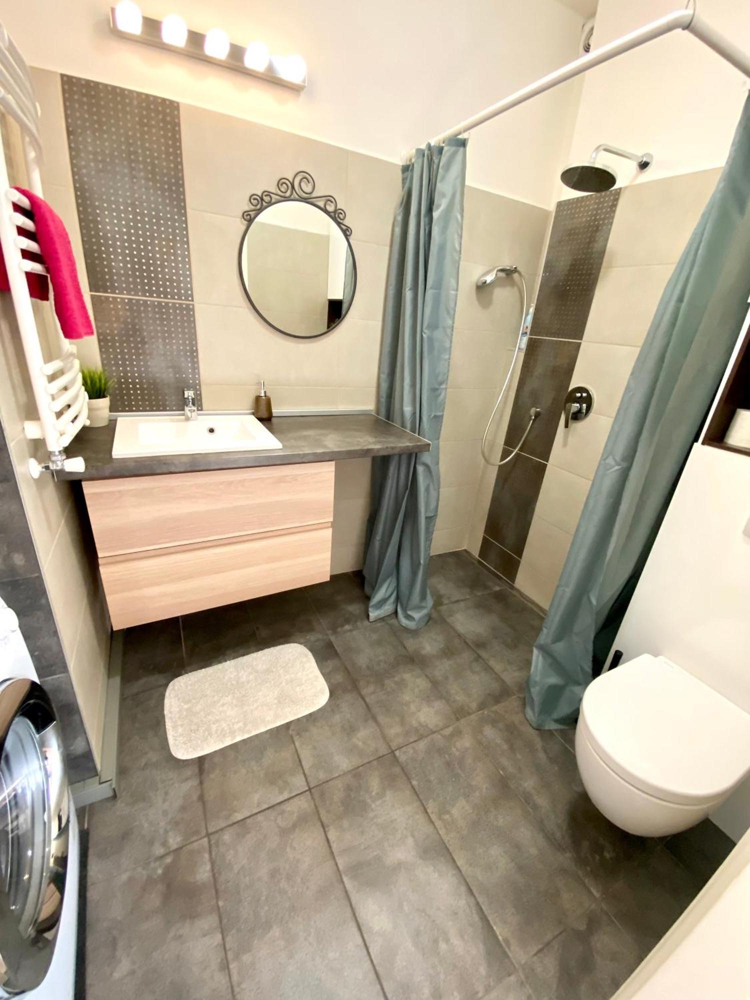 B32 Gellert Apartment Budapest Exteriör bild